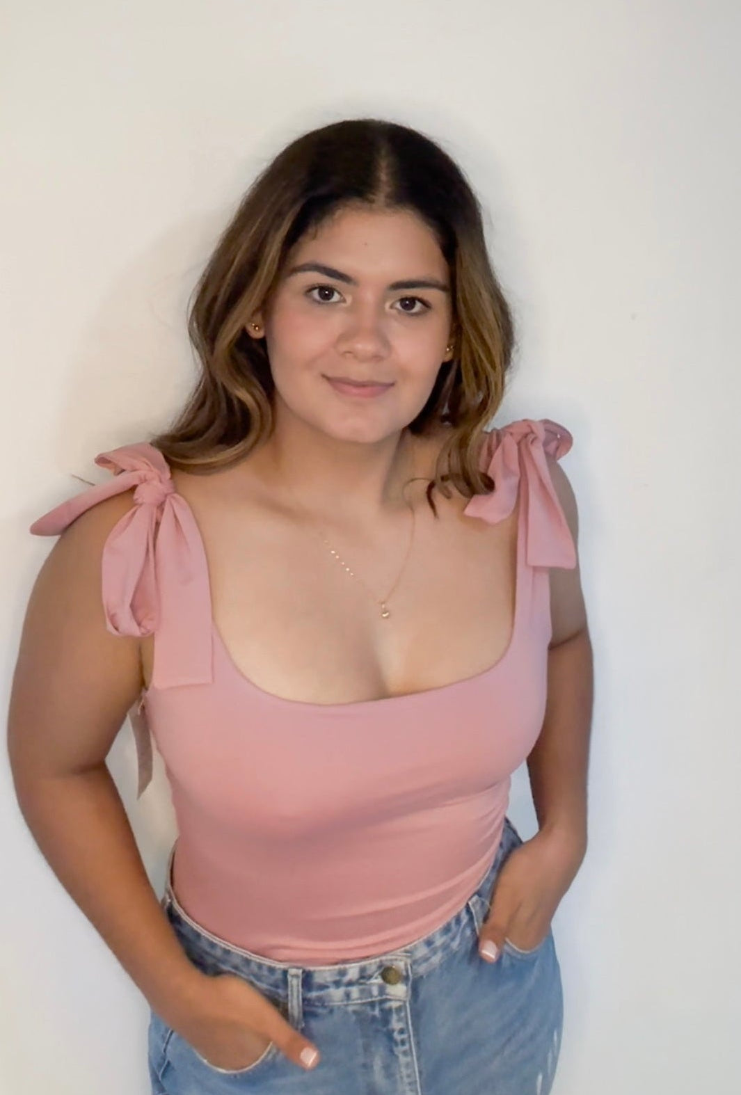 BODY ATENEA - Fuerza y Sabiduría en Cada Curva