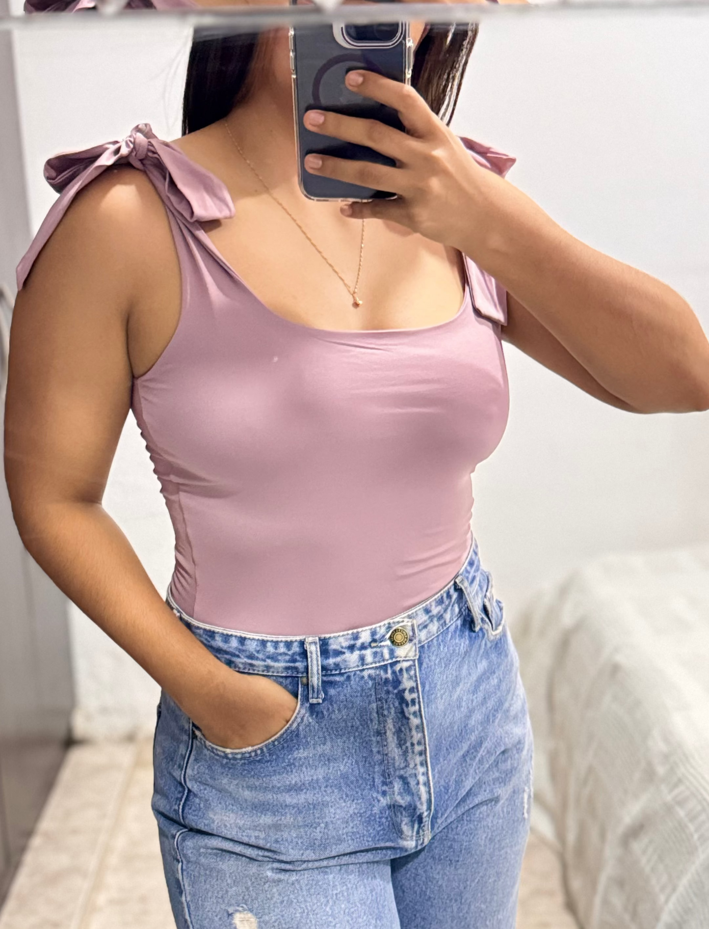 BODY ATENEA - Fuerza y Sabiduría en Cada Curva